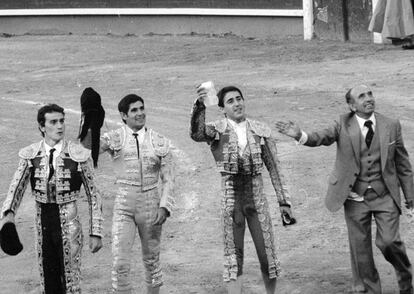 Victorino, aclamado en las Ventas junto a Palomar, Ruiz Miguel y Esplá, el 1 de junio de 1982.