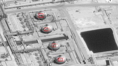 Imagen de satélite proporcionada por EE UU sobre los puntos de impacto en la planta de Abqaiq.