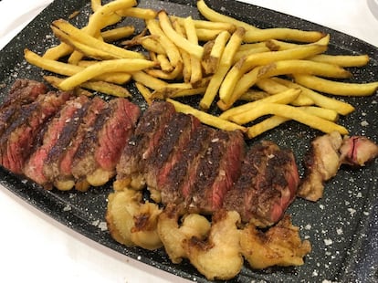 Es el proyecto de Cuco Álvarez, quien ha dejado la parrilla por la plancha, debido al sellado crujiente que deja. Utiliza chuletones de vaca de unos siete años y con varios partos encima. Entre sus razas favoritas angus, charolesa o pardo suiza. Av. del Jardín Botánico, 355. Gijón (Asturias). Tel.: 984 193 422.