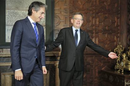 El presidente valenciano Ximo Puig recibe al ministro Íñigo de la Serna en el Palau de la Generalitat.