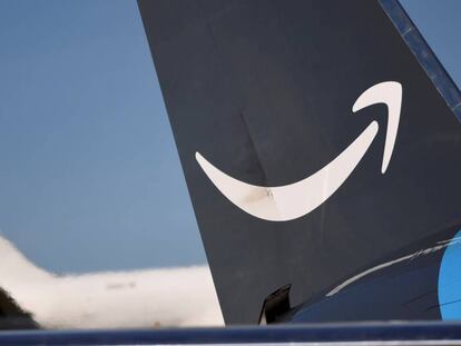 Logo de Amazon en uno de sus aviones de carga