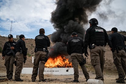 Elementos de seguridad en un operativo antidrogas, en Tijuana, el 28 de julio de 2022.