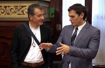 Albert Rivera amb el l&iacute;der del partit grec To Potami, Stavros Theodorakis.