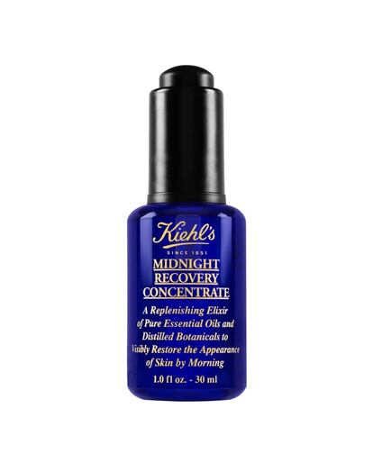 El aceite Midnight Recovery Concentrate de Kiehl’s está formulado con aceite esencial de lavanda y aceite de onagra. Trabaja durante la noche para reducir las líneas de expresión, reforzar su hidratación y potenciar la luminosidad.