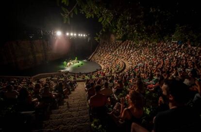 Stay Homas en el seu concert al Teatre Grec, en el festival d'estiu de Barcelona el 2020.