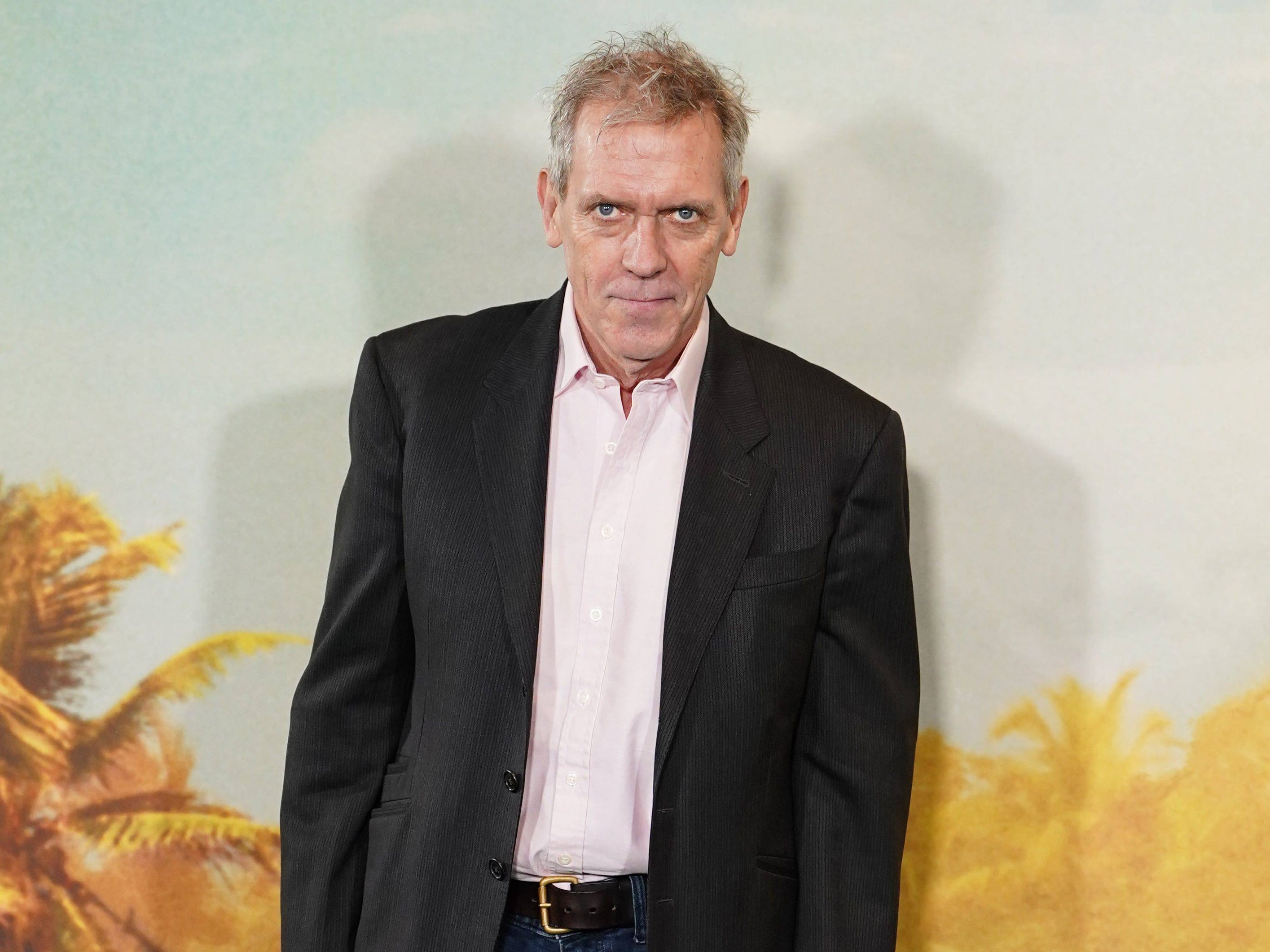 Hugh Laurie se disculpa por su arrebato contra una periodist