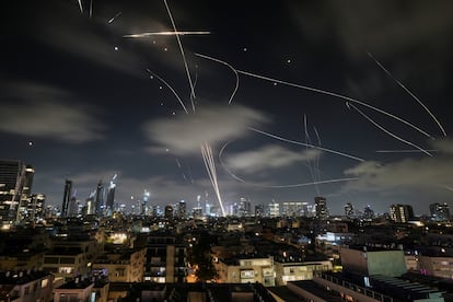 Una oleada de misiles iraníes contra Tel Aviv, esta semana. 