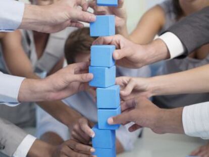 Los juegos fomentan valores de colaboración en la empresa.