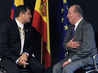El rey Juan Carlos y el presidente de Ecuador, Rafael Correa, en C&aacute;diz.