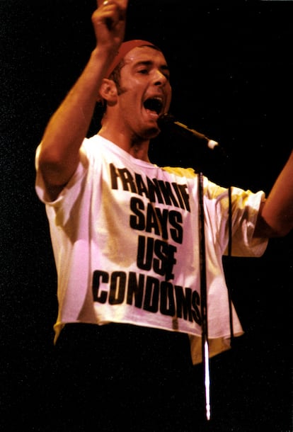 Buenos consejos durante un concierto de Frankie Goes to Hollywood: "Frankie te dice que uses condón".