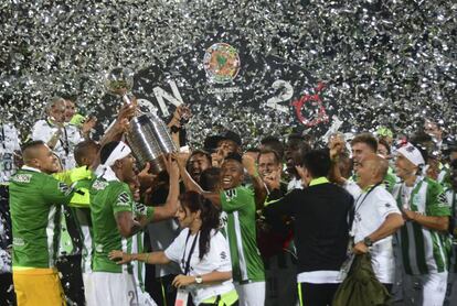 Los jugadores de Nacional celebran el triunfo en la Libertadores.