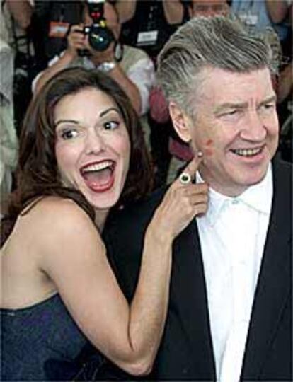 David Lynch y Laura Elena Harring, ayer en Cannes.