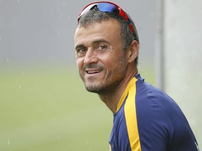 Luis Enrique, abans de sortir a l'entrenament del Barça.