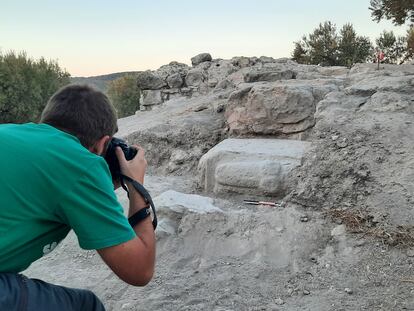 Phallus carving discovered in the municipality of Nueva Carteya.