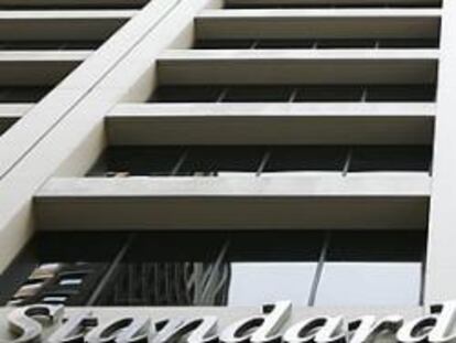 Standard & Poor's y Fitch rebajan el rating a la banca española