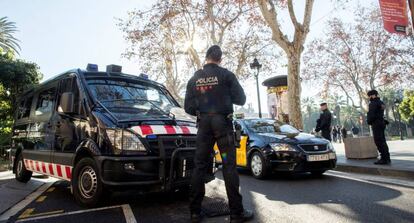 Una patrulla de Mossos en la Sagrada Familia.