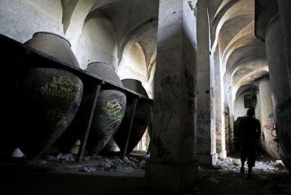 Interior del caserón abandonado, en Getafe, donde se hacían fiestas clandestinas.