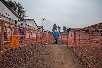 Exterior del centro de tratamiento de la mpox en el campo de Kanhyaruchinya, a principios de septiembre.