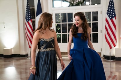También asistió la hija del matrimonio presidencial, Ashley Biden, quién acudió a la cita con su mejor amiga de la universidad, Elysia Bevan.  