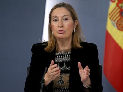 La ministra de Fomento, Ana Pastor, tras el Consejo.