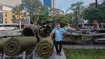 Gervasio Sánchez en el Museo de la Victoria de Hanói (Vietnam), en mayo de 2025.