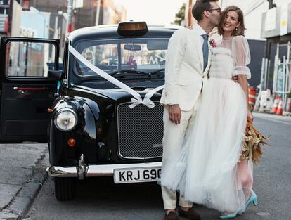 Agyness Deyn se casó con uno de los vestidos de la diseñadora Molly Goddard.