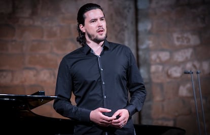 El barítono suizo Andrè Schuen que actuará en la Schubertiada, durante un concierto.