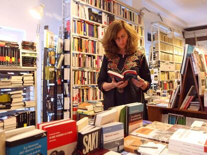 Lola Larumbe, en la librería Rafael Alberti.