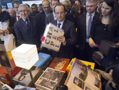 Hollande y la ministra francesa de Cultura inauguran el Sal&oacute;n de 2013. 