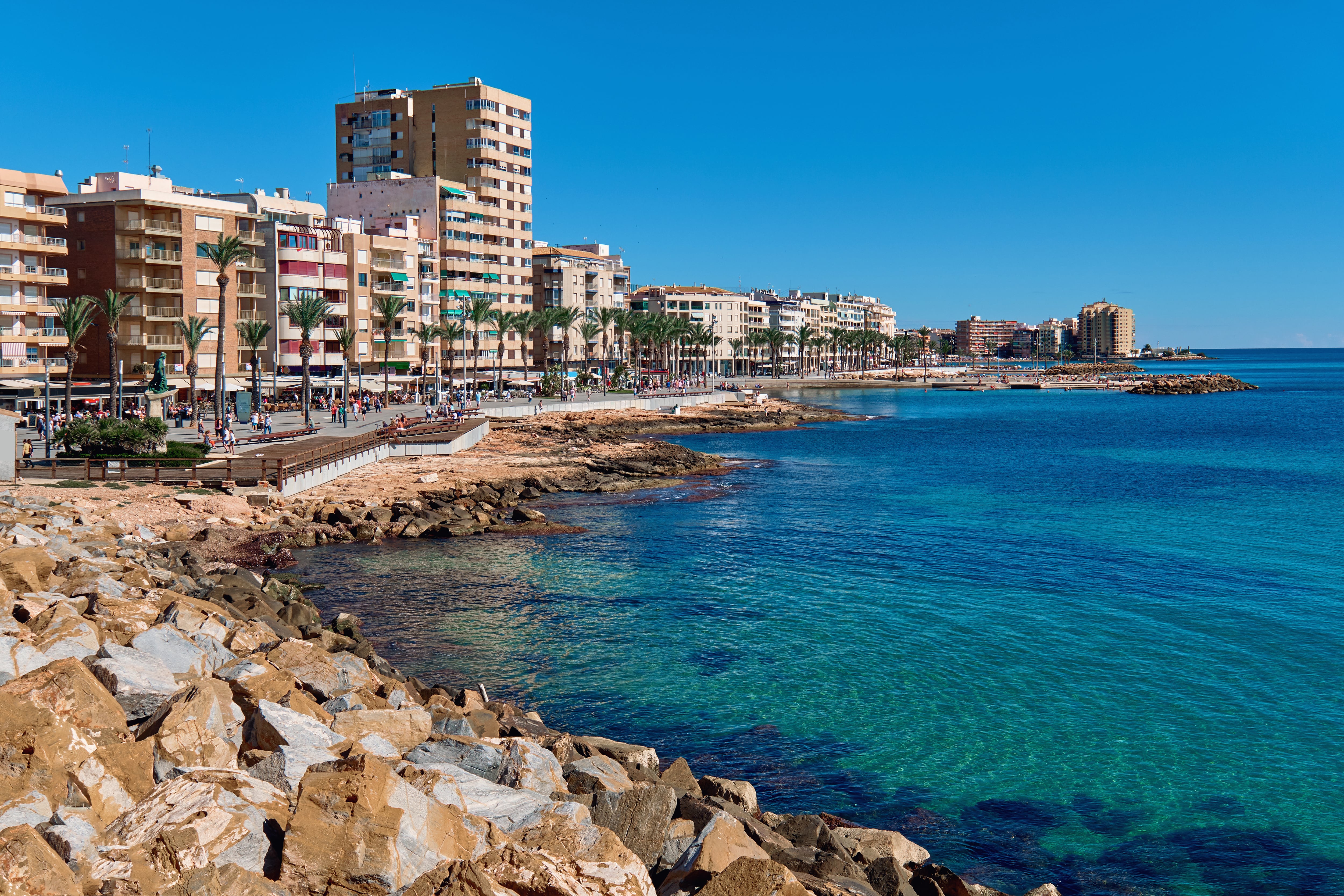 Dos personas mueren ahogadas en la costa de Alicante