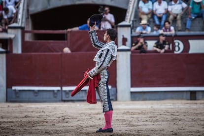 Fortes brindó su primer toro a la memoria de Fandiño.