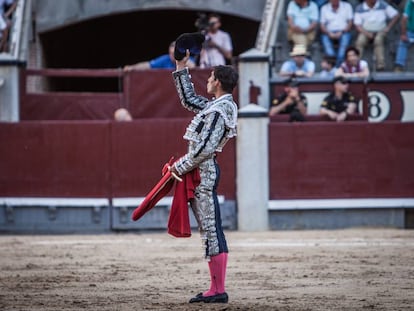 Fortes brindó su primer toro a la memoria de Fandiño.