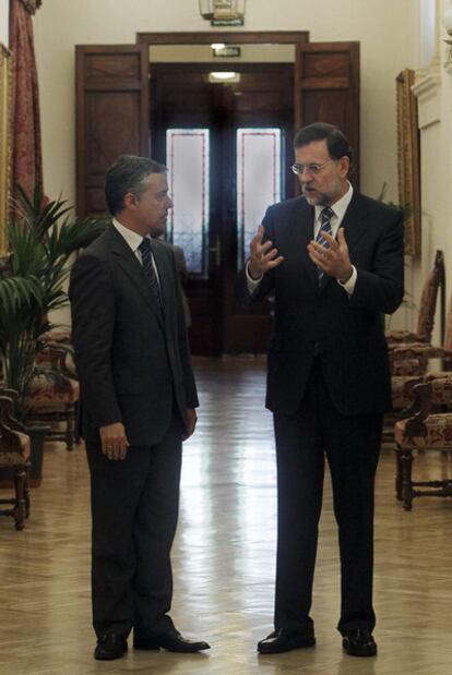 Rajoy, durante el encuentro que tuvo ayer con Iñigo Urkullu.