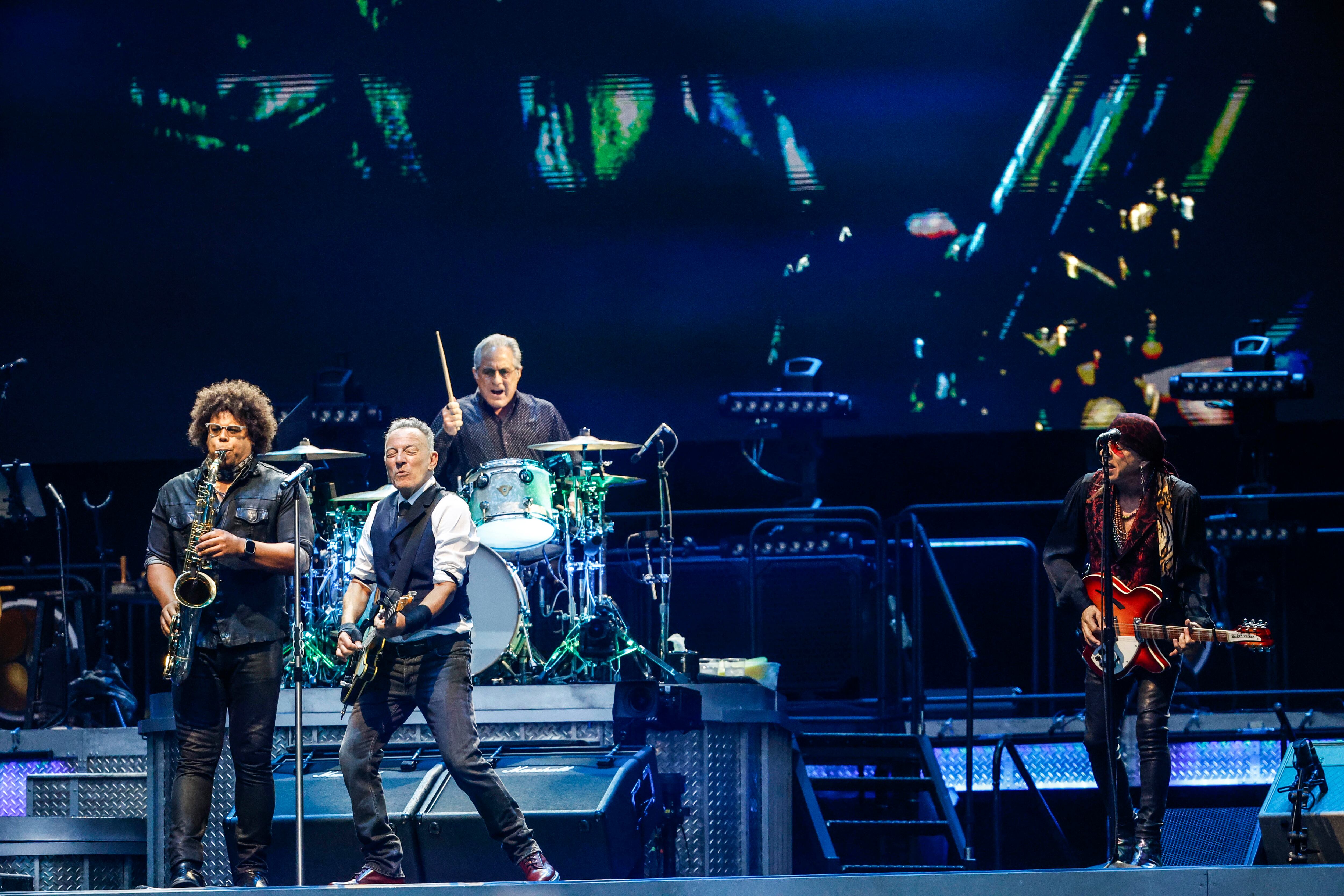 Bruce Springsteen y la E Street Band, durante su actuación en el Metropolitano. 