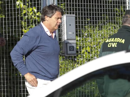 Pablo Gonz&aacute;lez es conducido al cuartel de la Guardia Civil.