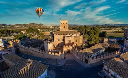 Vista del castillo de Benissanó.