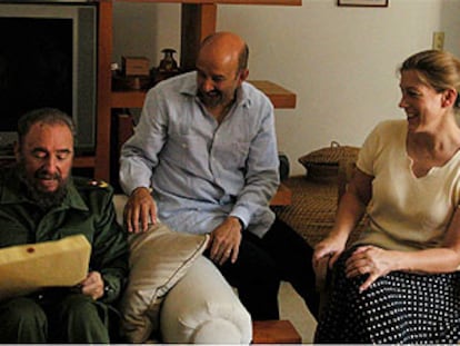 Castro, Salinas y Cornelia Streeter, tras la recuperación de los niños.