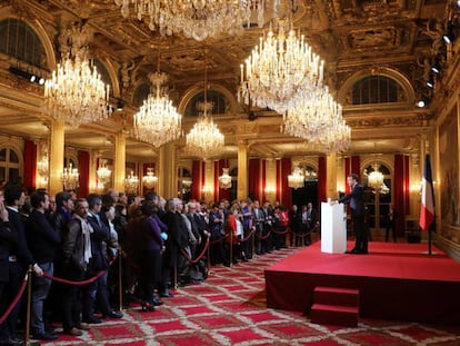 El presidente franc&eacute;s, Emmanuel Macron, pronuncia el discurso a la prensa, el pasado mi&eacute;rcoles 3 de enero de 2018, en el Palacio del Eliseo, en Par&iacute;s (Francia). 