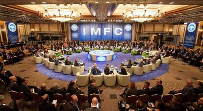 Vista general durante la reunión del Comité Internacional Financiero y Monetario (IMFC) en el encuentro conjunto del Fondo Monetario Internacional y el Banco Mundial en Tokio (Japón)