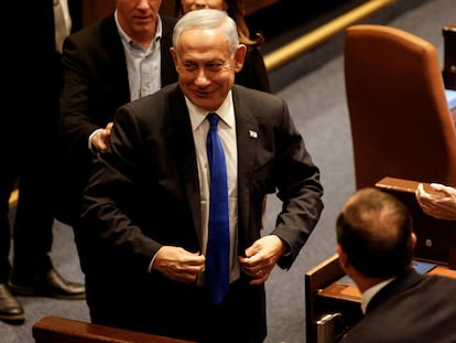 Benjamín Netanyahu, este jueves en el Parlamento de Israel, donde ha jurado su cargo.