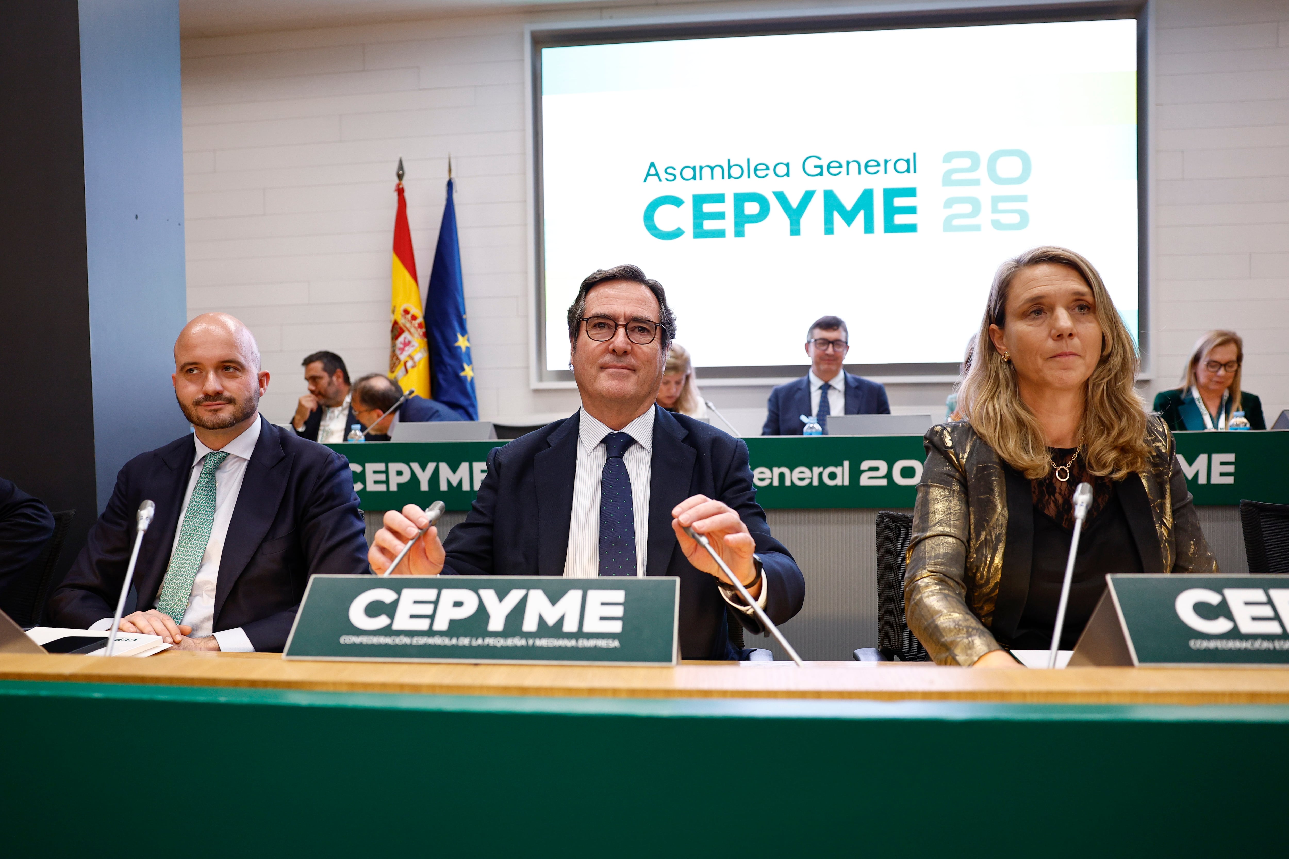 El presidente de la CEOE, Antonio Garamendi, y la presidenta de Cepyme, Ángela de Miguel, este miércoles en Madrid.