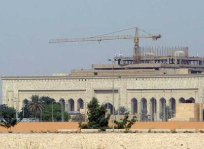 Imagen de la Embajada de Estados Unidos en Bagdad, aún en obras, en la Zona Verde de la capital iraquí.