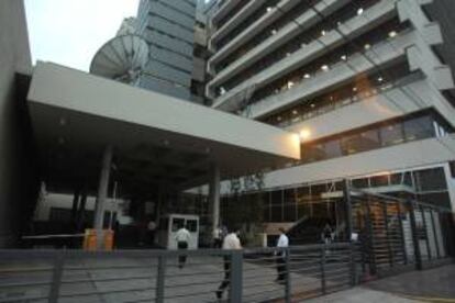 Vista de las instalaciones de la empresa operadora de televisión por cable Cablevisión en la ciudad de Buenos Aires (Argentina). EFE/Archivo