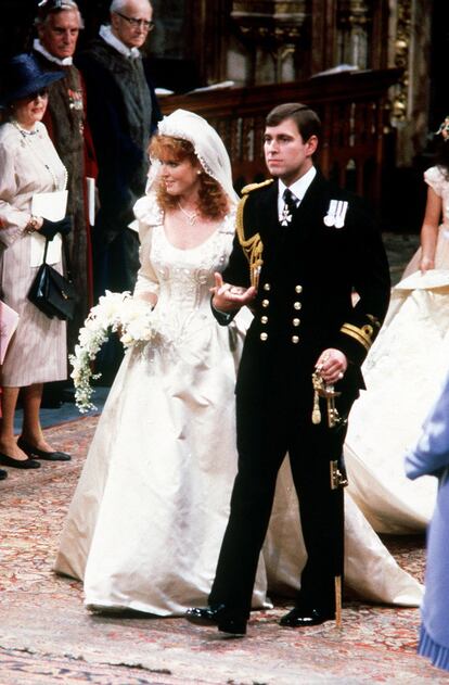 El 7 de julio de 1986, el príncipe Andrés se casó en Westminster con Sarah Ferguson, de quien se divorciaría en 1992