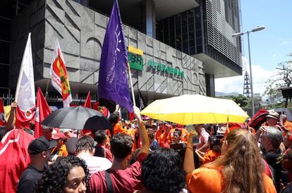 Protestas de trabajadores de Petrobras en Río de Janeiro. 