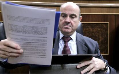 El ministro de Econom&iacute;a, Luis de Guindos