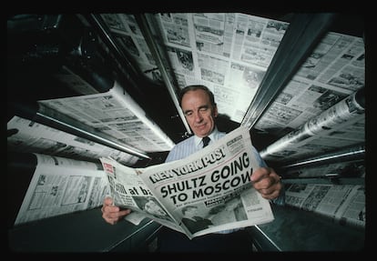 Rupert Murdoch, en la imprenta del 'New York Post', en octubre de 1985.