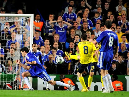 Iniesta, en la acción del gol contra el Chelsea que clasificó al Barça para la final de la Champions de 2009.