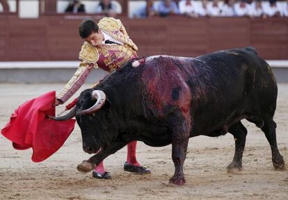 José Carlos Venegas, en su faena al primero de su lote.