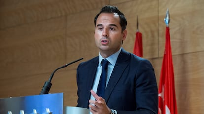 El vicepresidente de la Comunidad de Madrid, Ignacio Aguado, en una rueda de prensa a finales de julio.